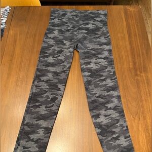 Spanx camo everyday leggings Capri